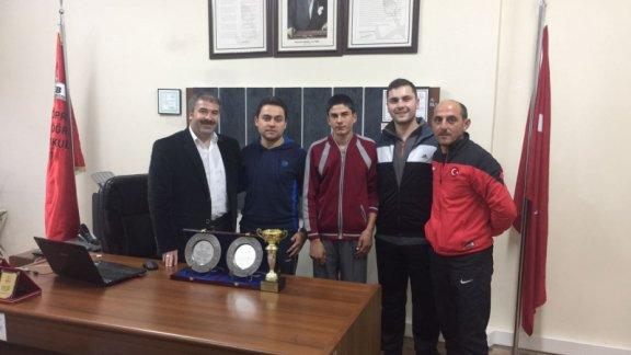 Taşköprü YBO öğrencimiz Erdoğan ÇAMLIBEL, Türkiye Atletizm Şampiyonası´nda Türkiye üçüncüsü oldu