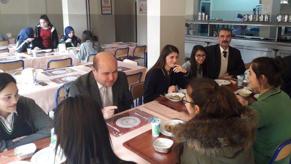 Mehmet KAPUCUOĞLU Fen Lisesi Öğrencileri İle Birlikte Yemek Yedi