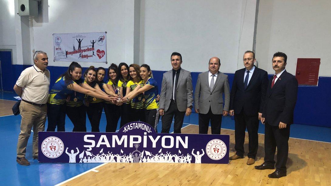 Taşköprü Bayan Öğretmenler Voleybol Takımı İl Şampiyonu 